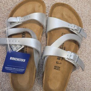 NEW IN BOX with tags Salina Birkenstock’s
